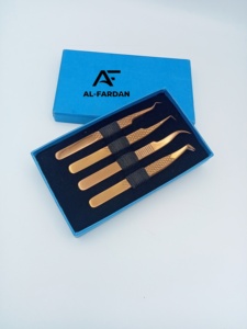 Pinces à cils en fibre nano couleur or rose plasma, avec logo personnalisé, pour extensions de cils volume, et boîtes magnétiques - Product Image 3