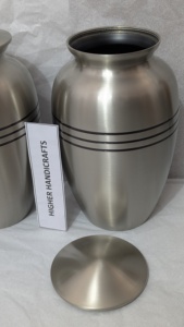 Urnas de Latón Tradicionales al por Mayor con Tapa Roscada Segura, Urnas para Cremación, Exportación Directa de Fábrica - Product Image 3