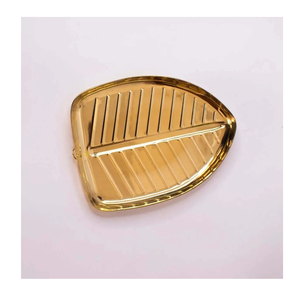 Assiette décorative en laiton en forme de feuille, personnalisée, faite à la main, polie, pour la pooja, les plats sucrés et les services de table, en promotion. - Product Image 1