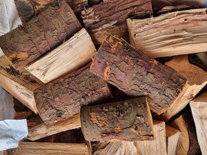 Leña Natural de Primera Calidad - Leña para Quemar - Leña Seca en Horno - Energía Térmica para el Mercado de la UE y EE. UU. - Product Image 4