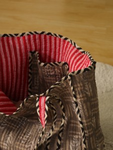Sac fourre-tout matelassé en coton imprimé motif arbre marron, assortiment OEM - Sac de courses réutilisable écologique style bohème - Product Image 4