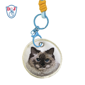 Étiquettes brodées personnalisées pour chat Rugdoll, breloques de sac brodées, porte-clés - Product Image 1
