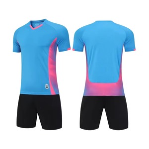 Ensemble Maillot de Foot Homme Bleu Ciel Sublimé Col V Sans Manches Respirant en Polyester Kit d'Équipe Actif Short Noir Élastique - Product Image 6