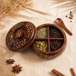 Boîte à épices en bois avec 4 grands compartiments et cuillère, boîte à masala de cuisine, boîte à épices en bois Namak Dani, récipient de rangement pour épices multifonctionnel - Product Image 6