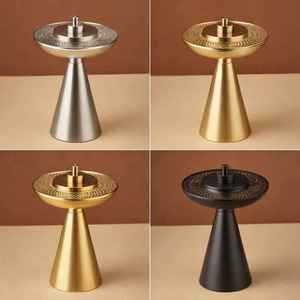 เตาเผากำยานโลหะโบราณหรูหรา ลวดลายดอกไม้แกะสลัก พร้อมฐานทรงกรวย - Product Image 2