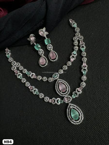 Ensemble de bijoux de mariée en diamant américain classique Collier et boucles d'oreilles en deux pièces pour mariage Style classique à la mode - Product Image 4