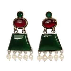 Pendientes Colgantes Bohemia de Latón Chapado en Oro Antiguo con Piedra de Ónix Engastada en Bisel y Diseño de Amantes, Regalo de Boda para Ella - Product Image 1