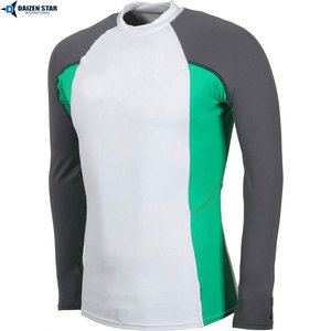 Fabricant de vêtements de sport OEM personnalisés, t-shirts de compression imprimés par sublimation pour hommes, protection UV - Product Image 3