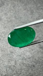 8,99 Ct d'émeraude naturelle zambienne certifiée, taille ovale, pierre précieuse verte de qualité supérieure, 10,85x15,95 mm - Product Image 4