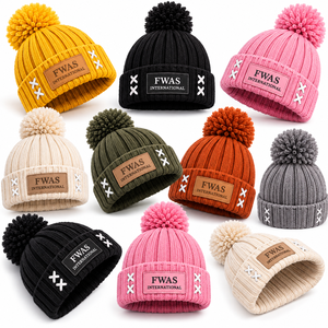 Bonnet unisexe de haute qualité avec pompon, en tricot côtelé, pour l'hiver, avec patch logo personnalisé, surpiqûres contrastées, chapeau tendance, fournisseur B2B en gros - Product Image 4
