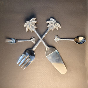 Ensemble de service en feuilles de palmier argentées tropicales, serveurs à salade en acier inoxydable à manche torsadé, pelle à gâteau et cuillères à apéritif - Product Image 5