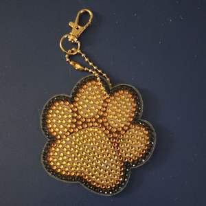 Elegantes adornos de cuentas para bolsos con patrones detallados, dijes de bordado de cuentas de diseñador para bolsos con estilo. - Product Image 6