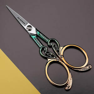 Tijeras de bordado pequeñas de 4,5 pulgadas Vintage verde dorado, tijeras de detalle de acero inoxidable de precisión afilada, artesanía de costura para el cabello - Product Image 3