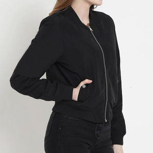 Veste bomber noire de haute qualité pour femmes, légère, coupe-vent, idéale pour l'entraînement et les sports, veste bomber personnalisée pour femmes - Product Image 3