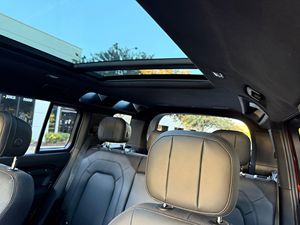 Increíble Land Rover Defender 110 P400 Edición Sedona 2025, SUV Listo para Enviar a Todo el Mundo - Product Image 4