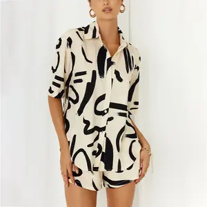 Conjuntos cortos de verano para mujer, camiseta corta con estampado de letras y pantalones cortos a juego, conjunto de dos piezas para mujer - Product Image 1