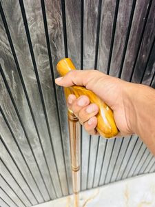 Bastón de teca con mango de madera pulida, multifuncional, para colgar en la pared - Product Image 4