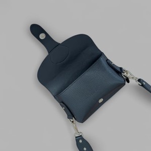 Bolso Cruzado Pequeño de Cuero Genuino Hecho a Mano Royaa Negro con Asa Superior y Correa Ajustable para Uso Diario - Product Image 4