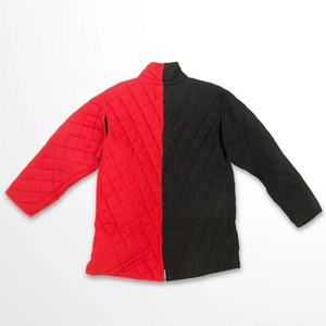 Chaqueta acolchada medieval tipo gambeson, roja y negra, bicolor, de algodón, para LARP, recreación histórica, manga larga, personalizada. - Product Image 2