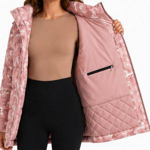 Manteau d'hiver à capuche pour femme, avec isolation épaisse, tissu polyester durable et style parka long élégant - Product Image 6