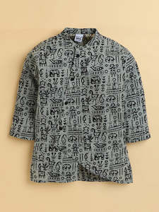 ชุดคุรตะพิมพ์ลายสีดำสำหรับเด็กผู้ชาย พร้อมกางเกงสีดำ ชุดพื้นเมืองทันสมัยสำหรับเด็ก สวมใส่สบาย เหมาะสำหรับงานเทศกาล ชุดแบบดั้งเดิม - Product Image 2