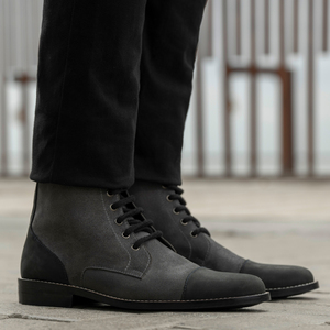 Botas de cuero genuino grises y negras para hombre, elegantes y formales, de alta calidad, con logotipo personalizado, suela de goma con tachuelas, venta al por mayor, OEM. - Product Image 5