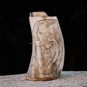 Tasse de corne à boire Viking personnalisée faite à la main tasse de bière en corne de boeuf naturelle OEM/ODM disponible en gros - Product Image 2