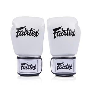 นวมชกมวยหนังแท้สีขาว Fairtex แบบรัดข้อมือด้วยแถบตีนตุ๊กแก ระบายอากาศได้ดี สำหรับผู้ใหญ่ ฝึกซ้อมมวย MMA - Product Image 2