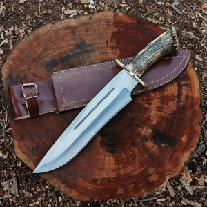 Cuchillo Bowie de Caza Personalizado de Acero de Damasco, Hoja Fija, Mango de Cuerno de Ciervo, Cuchillo para Acampar al Aire Libre, Funda de Cuero, Pasha Enterprises - Product Image 1