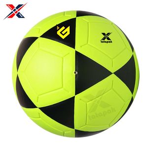 Ballon de football de haute qualité à prix de gros, best-seller, pour équipes, coloré, en PVC épais laminé, pour l'entraînement, OEM - Product Image 2