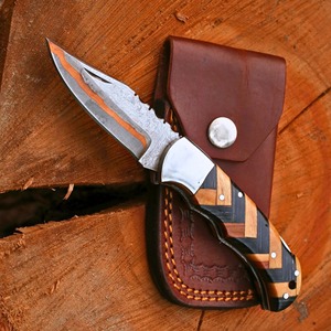Couteau pliant artisanal, lame en acier damas cuivré, manche en bois, couteau de poche avec étui en cuir - Product Image 5