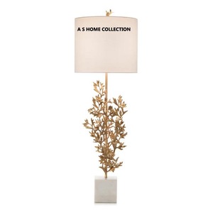 Soporte de metal chapado en oro de primera calidad, muy vendido, con una elegante mesa blanca y piedras preciosas decorativas de resina para mesa y suelo. - Product Image 4