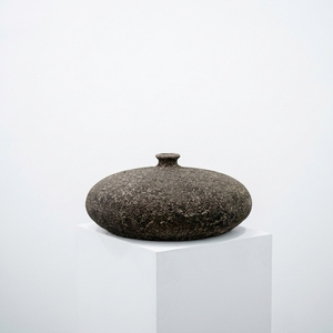 Grand vase urne rustique en terre cuite Bajo, fait main, pot en argile décoratif, récipient de sol en céramique, fournisseur en gros - Product Image 1