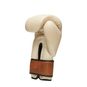Gants de boxe MMA en cuir durables à succès, évacuation de l'humidité, fermeture à boucle et crochet, personnalisables pour l'entraînement en compétition - Product Image 3