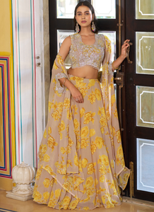 Conjunto de Lehenga Choli Bordado en Georgette Amarillo, Listo para Usar, al por Mayor para Mujeres - Product Image 1