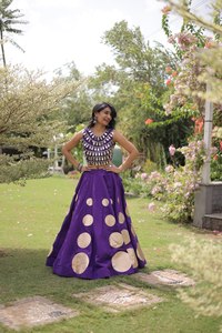 Lehenga Choli de Seda Morada, Vestido Étnico Tradicional Indio para Bodas, Navratri y Fiestas, para Mujer - Product Image 3