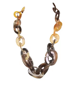 สร้อยคอจี้รูปทรงผีเสื้อทำจากเขาสัตว์ธรรมชาติ ตกแต่งด้วยมือ ดีไซน์คลาสสิก เหมาะสำหรับงานปาร์ตี้ - Product Image 1