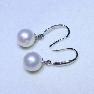 Boucles d'oreilles classiques élégantes en perles d'eau douce, perles rondes naturelles brillantes, style éternel - Product Image 1