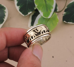 แหวนเงินแท้ 925 ลายช้างนำโชค ประดับเพชรแบบฝังขอบ ดีไซน์รูปสัตว์ เครื่องประดับสัญลักษณ์แห่งโชคลาภและปัญญา ของขวัญสำหรับทุกเพศ ขายส่ง - Product Image 4