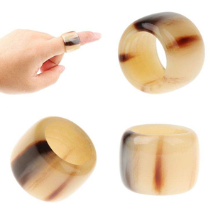 Bague en corne de buffle naturelle au design élégant pour femmes, écologique, faite à la main, style moderne par HF Crafts - Product Image 4