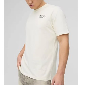 Camiseta oversize para hombre, corte holgado, hombros caídos, tela de algodón, estilo streetwear, informal. - Product Image 1