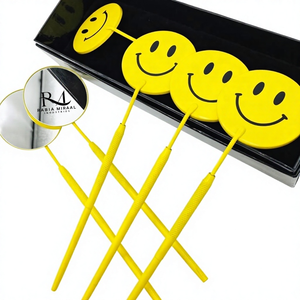 Miroir à cils noir en forme de cercle avec logo Happy et poignée diamantée jaune thermolaquée, emballage en boîte noire - Product Image 6