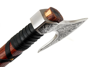 Hache de Viking Ragnar, artisanale, en acier à haute teneur en carbone, manche en bois de frêne, style nordique, artisanat en acier forgé - Product Image 4