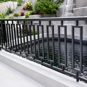 Rampe en métal géométrique noire avec balustres rectangulaires, design moderne de clôture de sécurité pour balcon extérieur et bord de piscine - Product Image 3