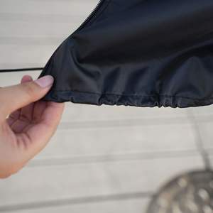Housse de parasol de patio noire toutes saisons, imperméable et durable en polyester avec aérations intégrées - Product Image 4