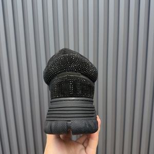 Chaussures de sport de luxe haut de gamme pour hommes et femmes, avec empeigne en toile de haute qualité et semelle extérieure en caoutchouc, idéales pour un usage décontracté et offrant un excellent amorti. - Product Image 5