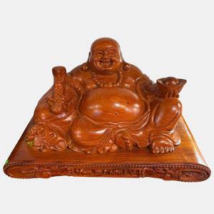 La statue assise du Bouddha Maitreya est exquisamment sculptée en bois de Huong. - Product Image 2