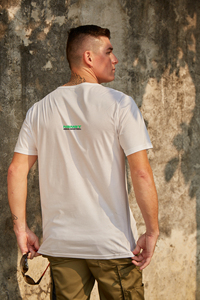 เสื้อยืดแขนสั้นทรงเข้ารูปสำหรับผู้ชาย คอกลม ผ้าเจอร์ซีย์ลำลอง 100% ผ้าฝ้ายถัก พิมพ์ลายโลโก้ด้านหลัง - Product Image 1