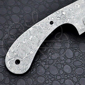 Lame de couteau en acier Damas faite sur mesure pour la fabrication, lame à motif forgé à la main, fournisseur en gros OEM Pakistan - Product Image 2