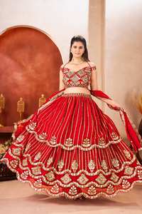 Lehenga Choli Rouge Royal avec Broderies Lourdes, Finition Premium, Matériaux Recyclés pour Mariages, Diwali et Fêtes - Product Image 3